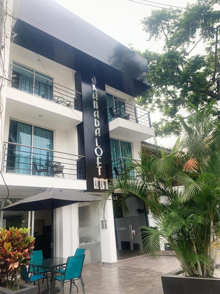 Hotel Granada Loft Cali Bagian luar foto